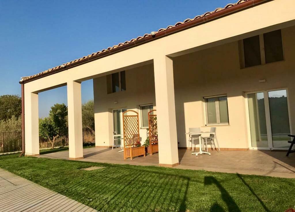 Uliwood Hotel Caltanissetta Buitenkant foto